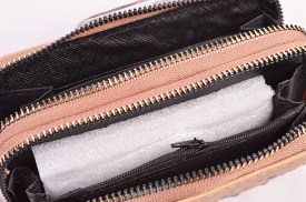 Billetera corta con tachas marron (1).jpg